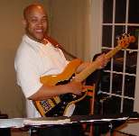 Stephan Wyatt - Basses